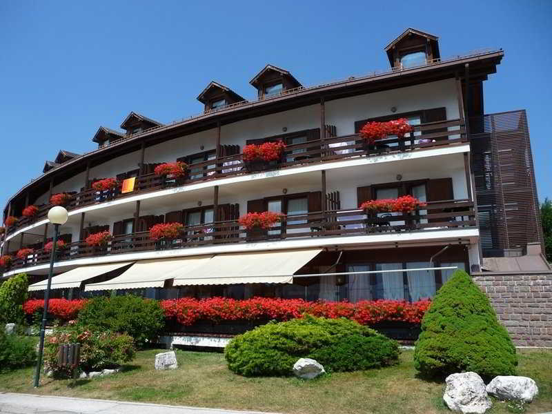 Hotel Resort Veronza Cavalese Dış mekan fotoğraf